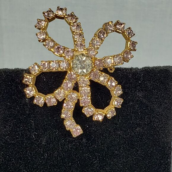 Vintage 4 Leaf Clover Shamrock Gold Tone with/ Light Pink Rhinestone Brooch - Picture 5 of 13